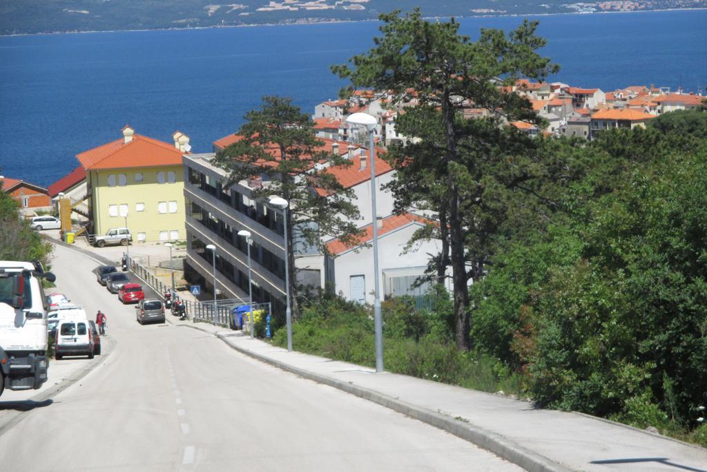 Apartman Leona Apartment Vrbnik Exterior foto